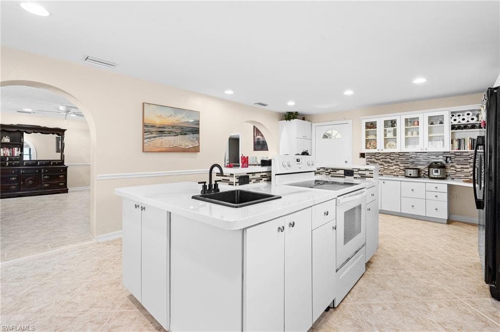 3042 Mango St, Fort Myers, FL 33916-13