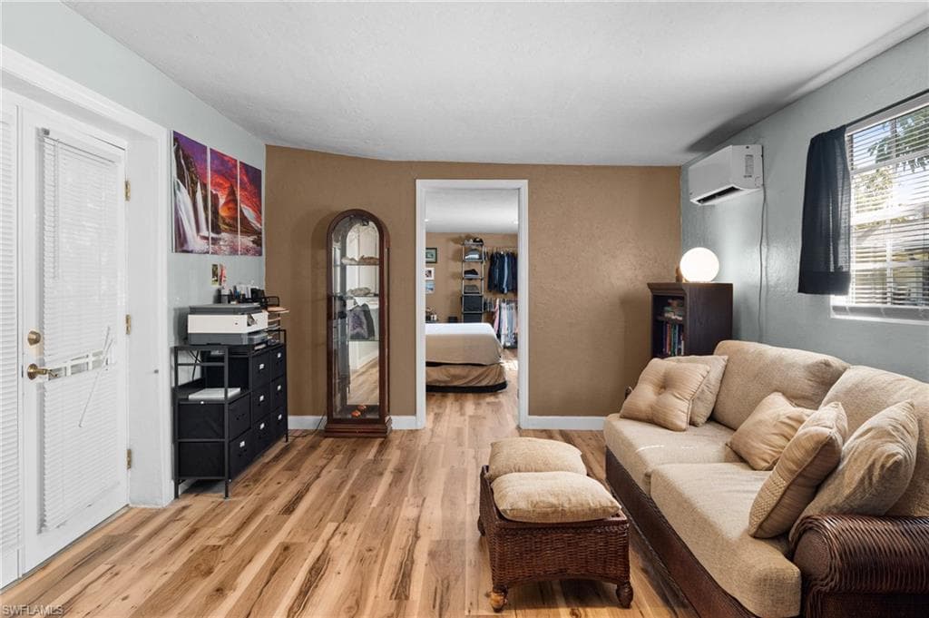 3042 Mango St, Fort Myers, FL 33916-19