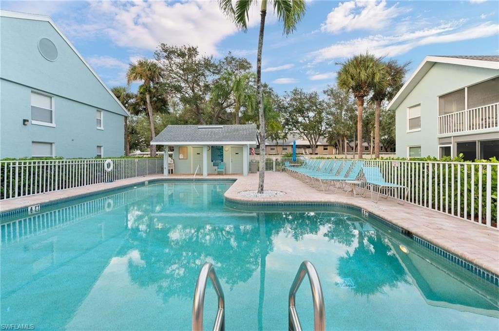 161 Wading Bird Cir L101, Naples, FL 34110-26