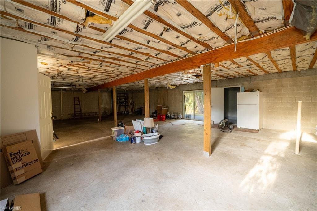 3110 4th St NW, Naples, FL 34120-15