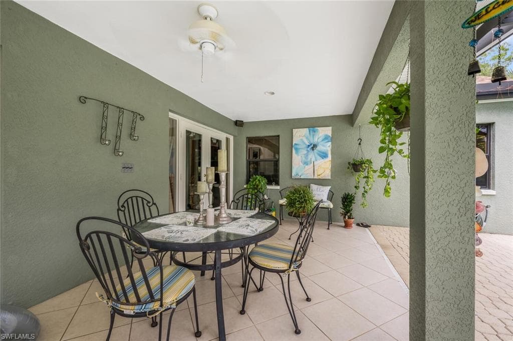 761 Pine Vale Dr, Naples, FL 34104-27