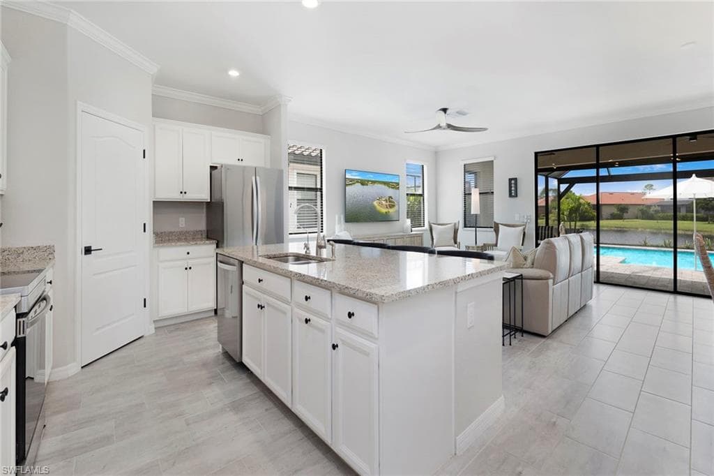 1597 Vizcaya Ln, Naples, FL 34113-10