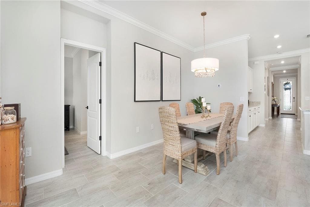 1597 Vizcaya Ln, Naples, FL 34113-15