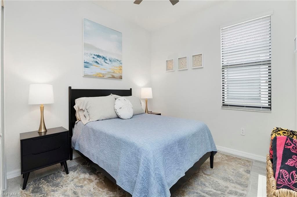 1597 Vizcaya Ln, Naples, FL 34113-20