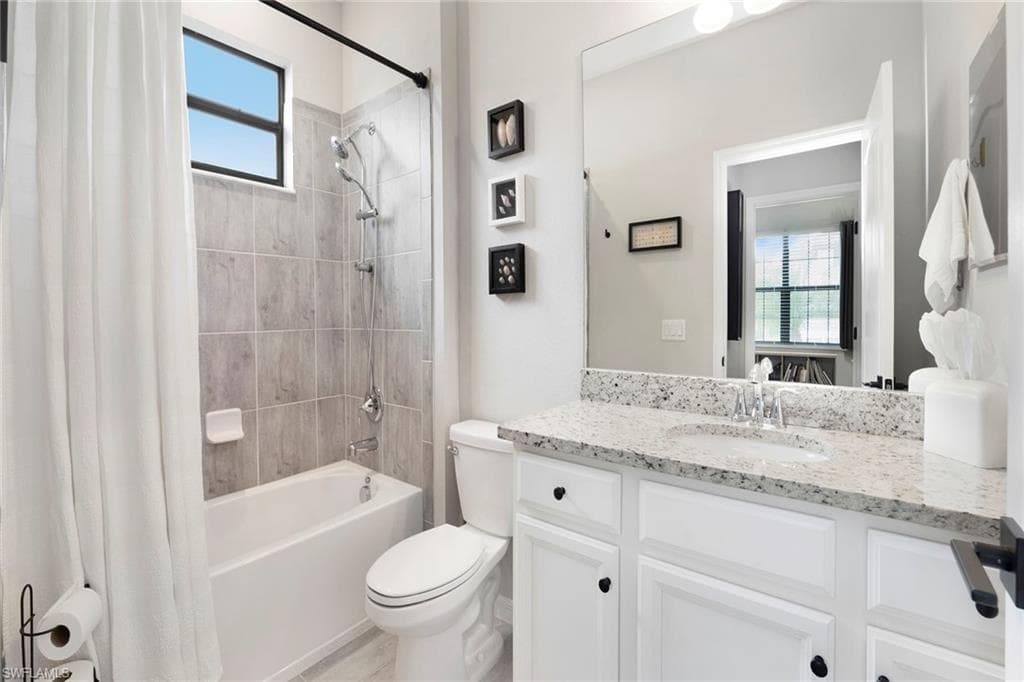 1597 Vizcaya Ln, Naples, FL 34113-24