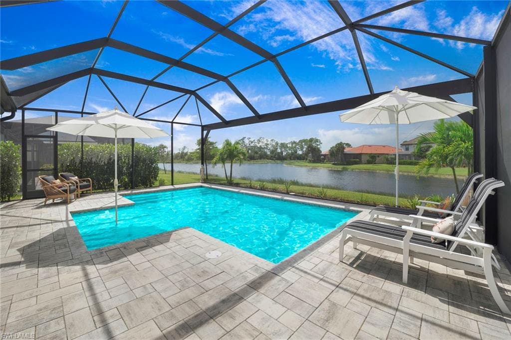 1597 Vizcaya Ln, Naples, FL 34113-30