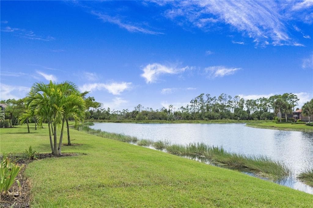 1597 Vizcaya Ln, Naples, FL 34113-32