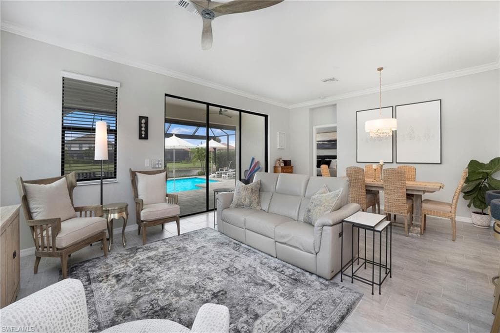 1597 Vizcaya Ln, Naples, FL 34113-4