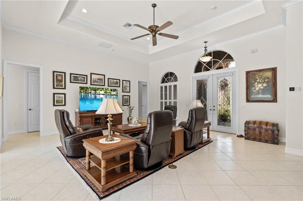 2874 Lone Pine Ln, Naples, FL 34119-9