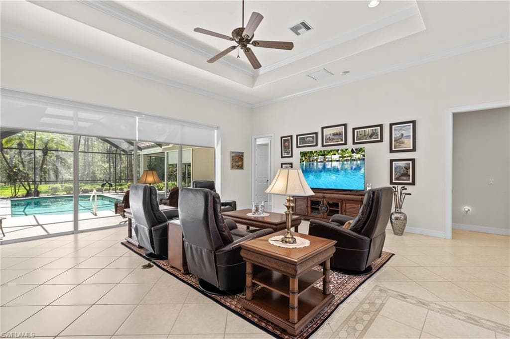 2874 Lone Pine Ln, Naples, FL 34119-10