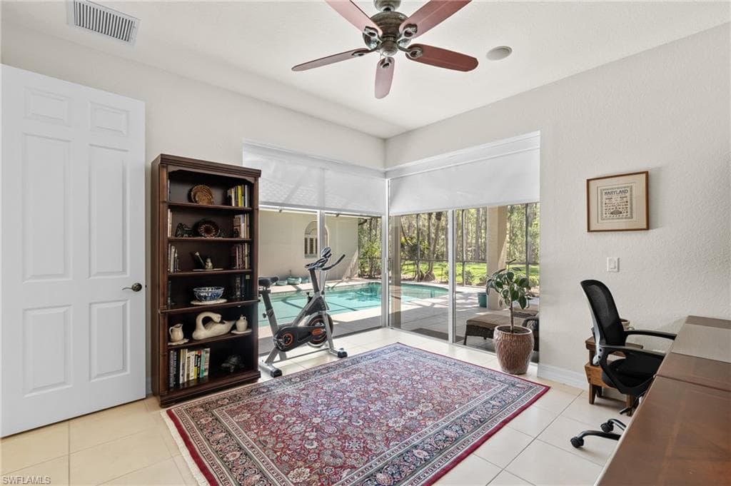 2874 Lone Pine Ln, Naples, FL 34119-18