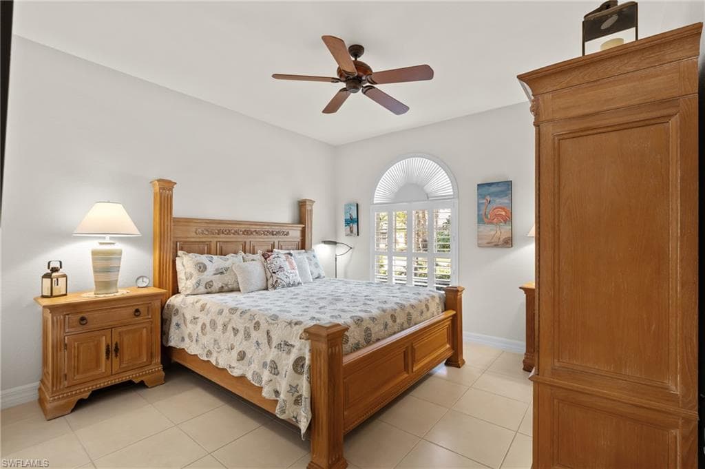 2874 Lone Pine Ln, Naples, FL 34119-25