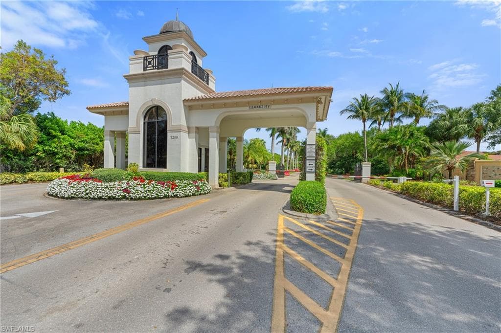 2874 Lone Pine Ln, Naples, FL 34119-48