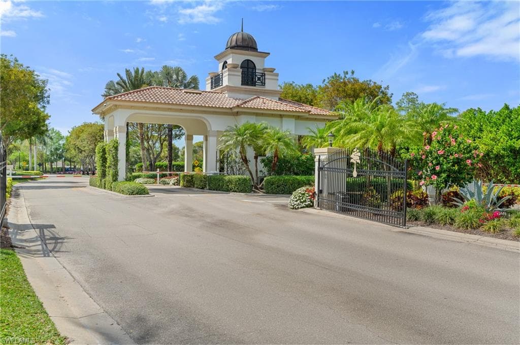 2874 Lone Pine Ln, Naples, FL 34119-49