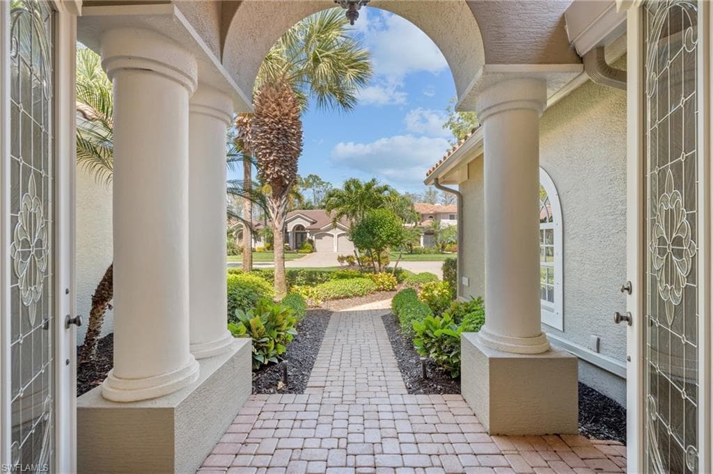 2874 Lone Pine Ln, Naples, FL 34119-6