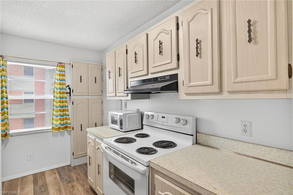 200 Pebble Beach Blvd D406, Naples, FL 34113-7