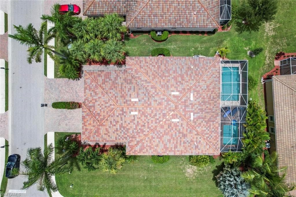 14598 Grapevine Dr, Naples, FL 34114-24