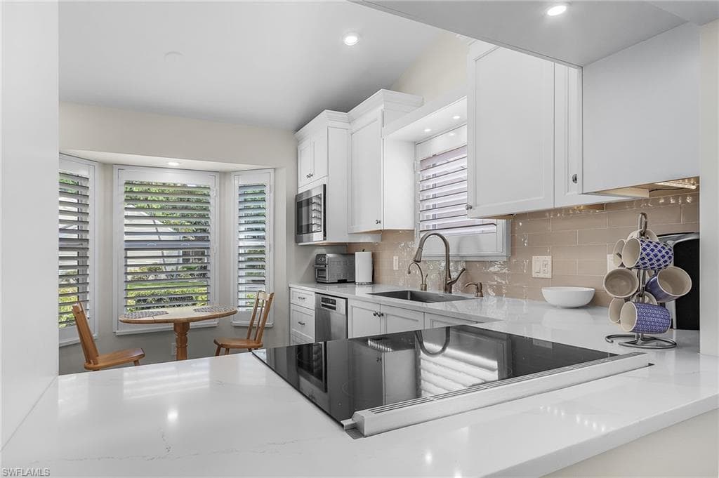 15337 Wimborne Ln 5, Naples, FL 34110-8