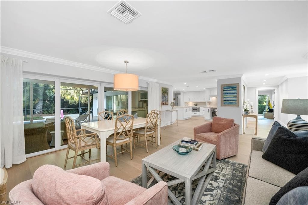 635 Fountainhead Ln, Naples, FL 34103-10