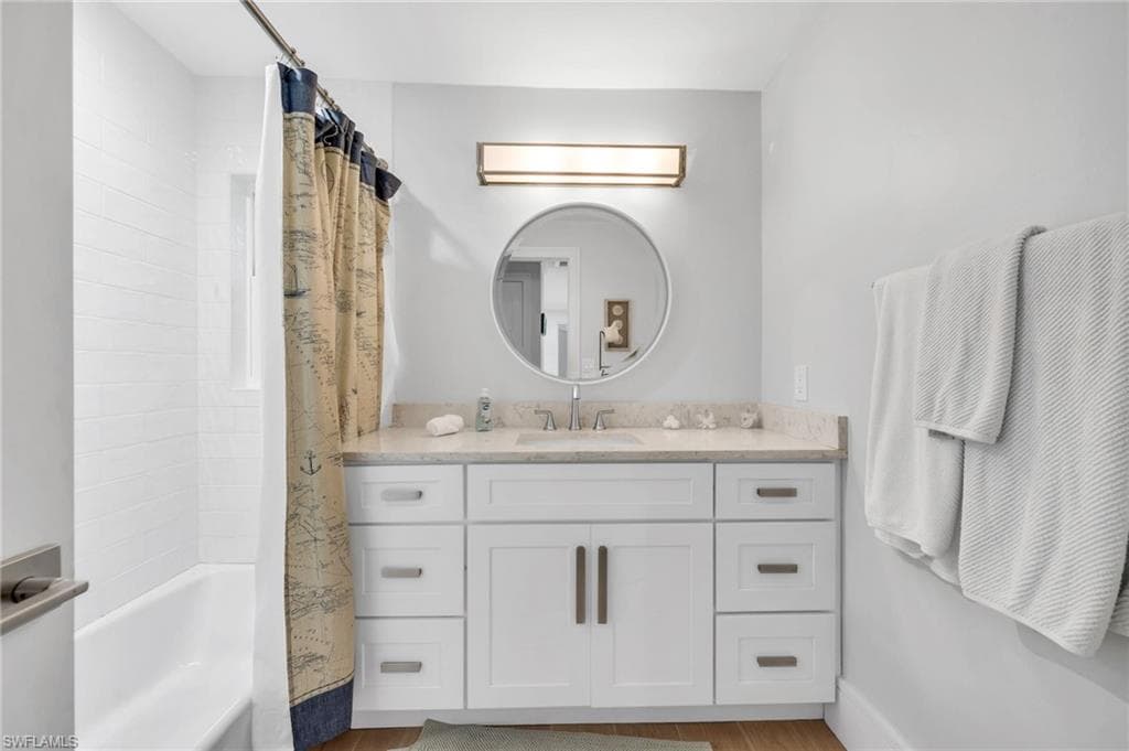 635 Fountainhead Ln, Naples, FL 34103-17