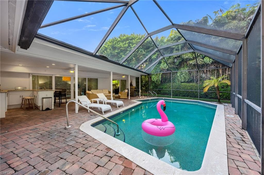 635 Fountainhead Ln, Naples, FL 34103-26