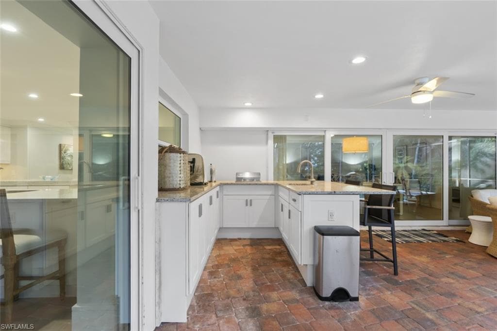 635 Fountainhead Ln, Naples, FL 34103-29