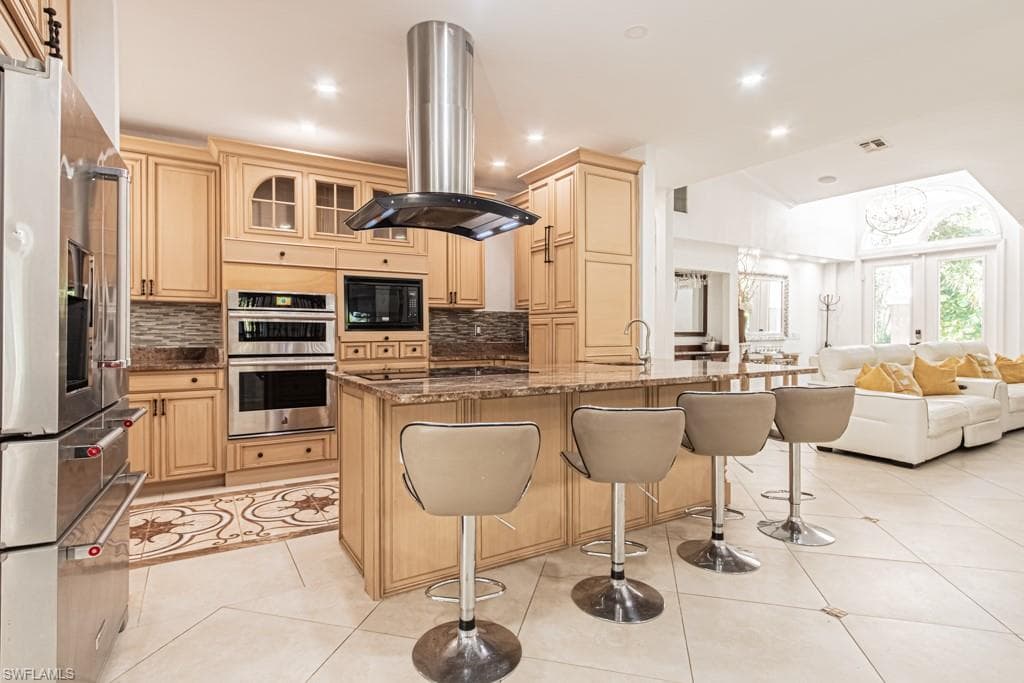 740 31st St SW, Naples, FL 34117-28