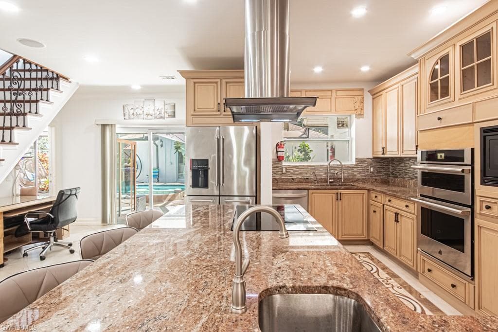 740 31st St SW, Naples, FL 34117-29