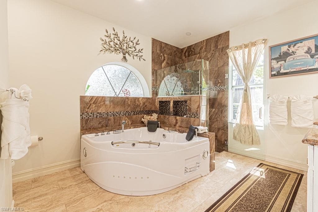 740 31st St SW, Naples, FL 34117-33