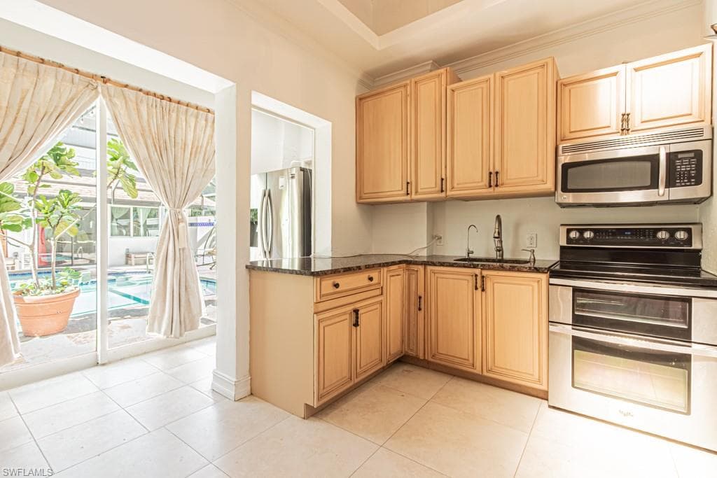 740 31st St SW, Naples, FL 34117-46