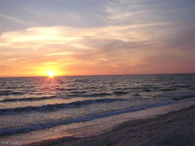 805 Bentwater Cir 101, Naples, FL 34108-28