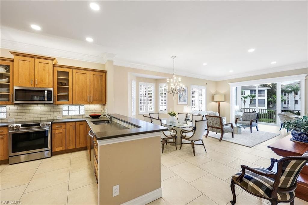 805 Bentwater Cir 101, Naples, FL 34108-6