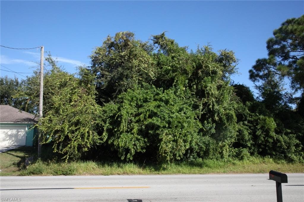2912 1st St W, Lehigh Acres, FL 33971-1