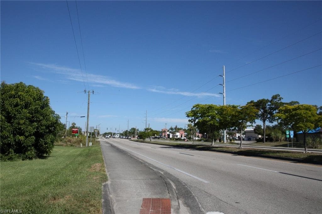 209 Gunnery Rd N, Lehigh Acres, FL 33971-4