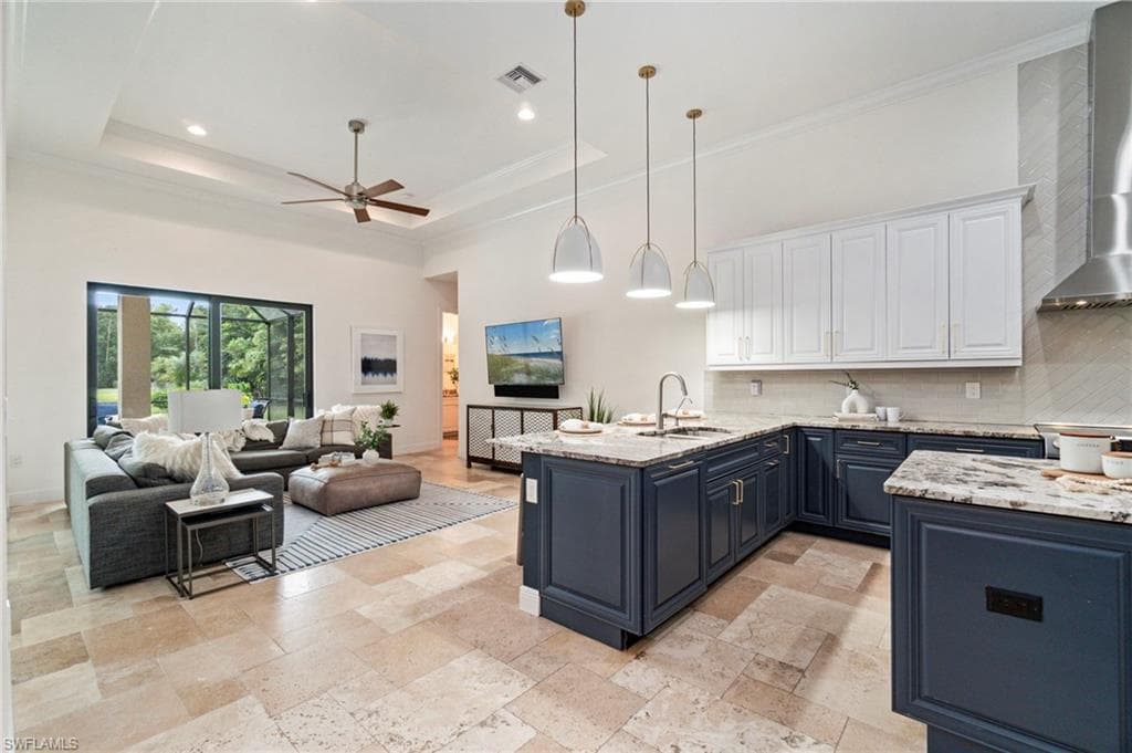 5710 Spanish Oaks Ln, Naples, FL 34119-13