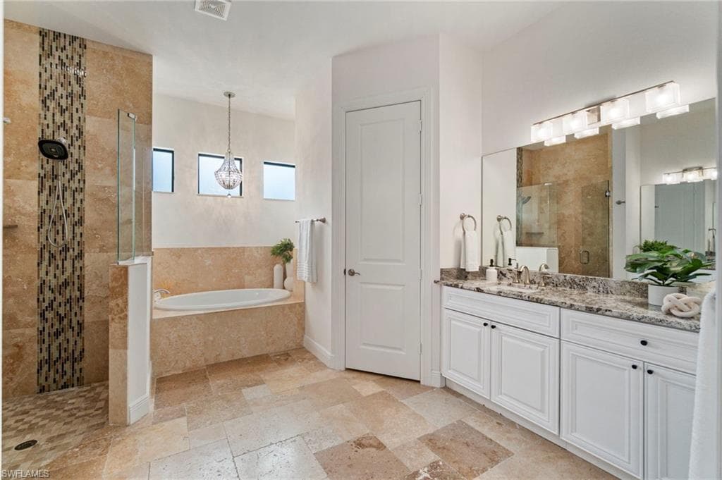 5710 Spanish Oaks Ln, Naples, FL 34119-22