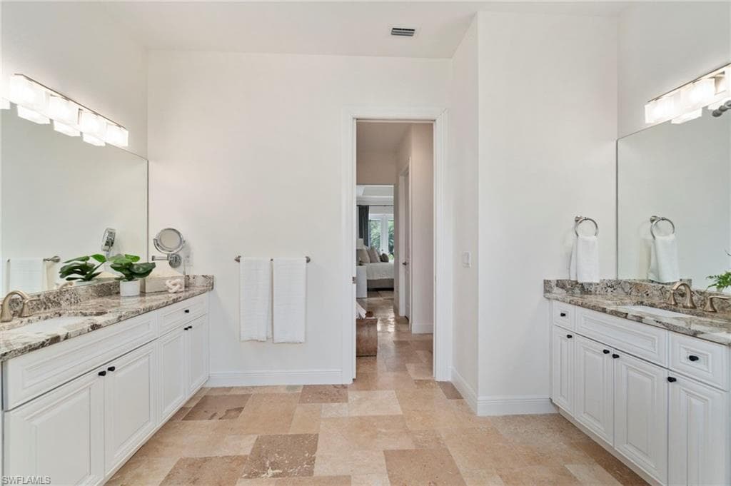 5710 Spanish Oaks Ln, Naples, FL 34119-24