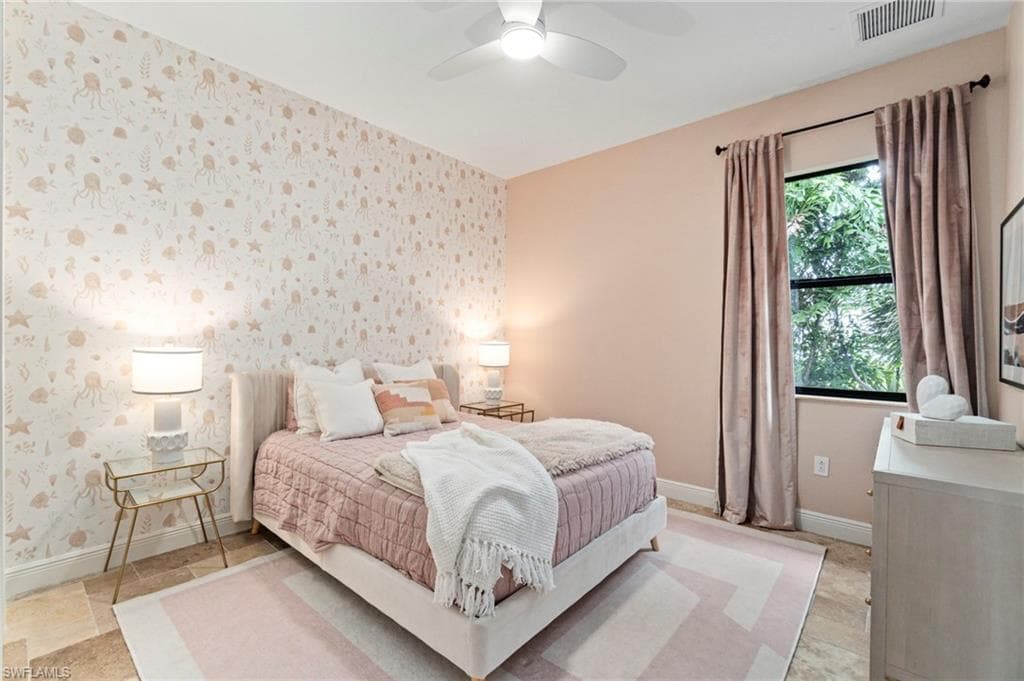 5710 Spanish Oaks Ln, Naples, FL 34119-26