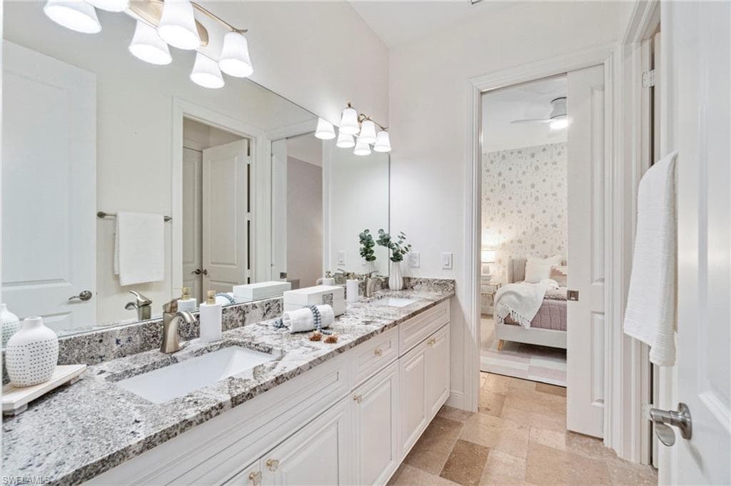 5710 Spanish Oaks Ln, Naples, FL 34119-27