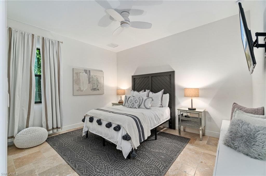 5710 Spanish Oaks Ln, Naples, FL 34119-29