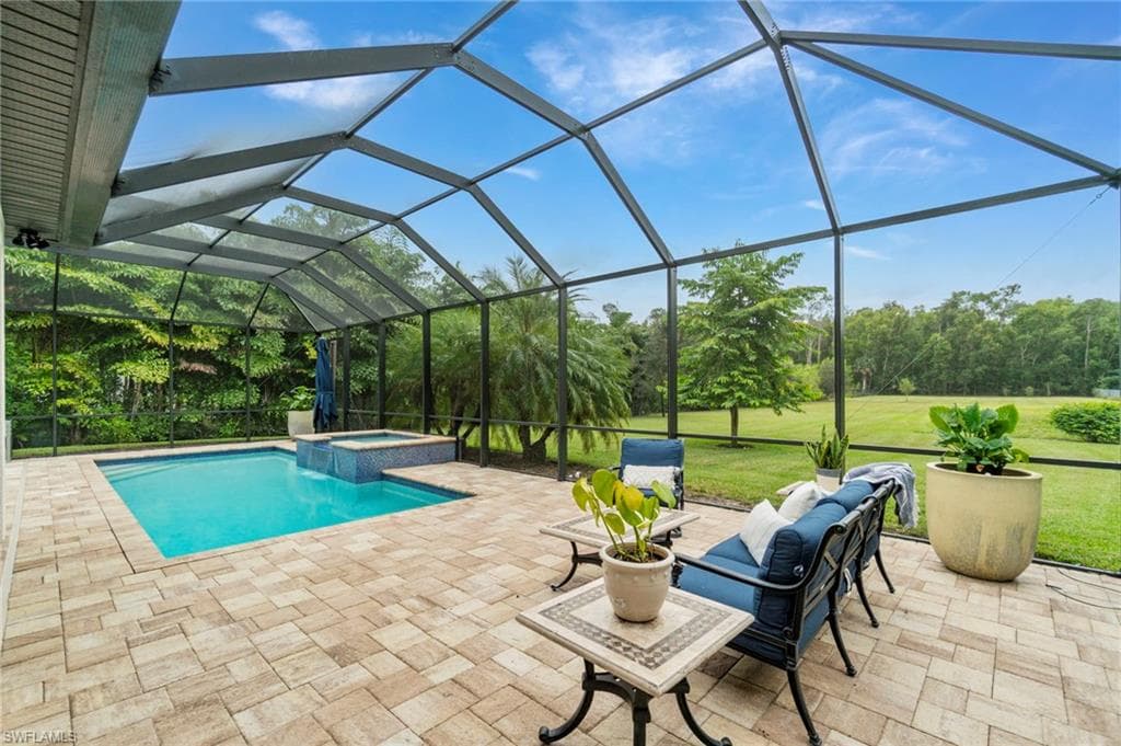 5710 Spanish Oaks Ln, Naples, FL 34119-37