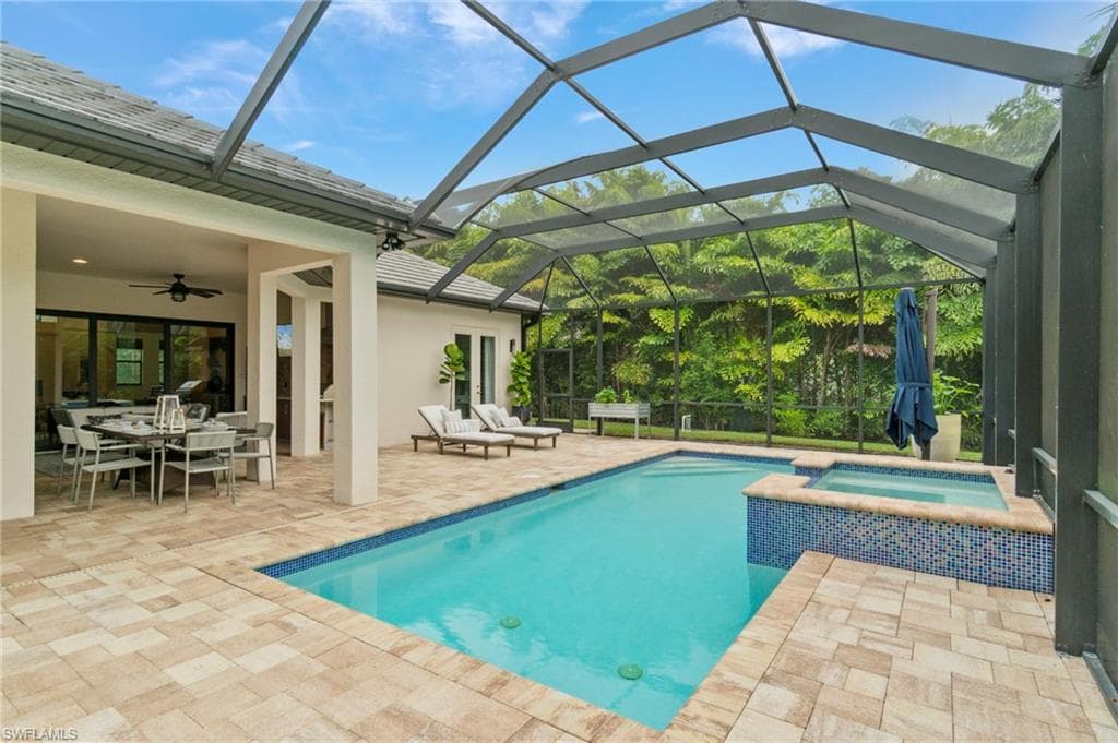 5710 Spanish Oaks Ln, Naples, FL 34119-40