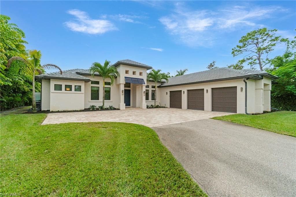 5710 Spanish Oaks Ln, Naples, FL 34119-49