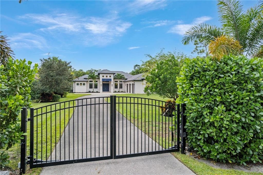 5710 Spanish Oaks Ln, Naples, FL 34119-6