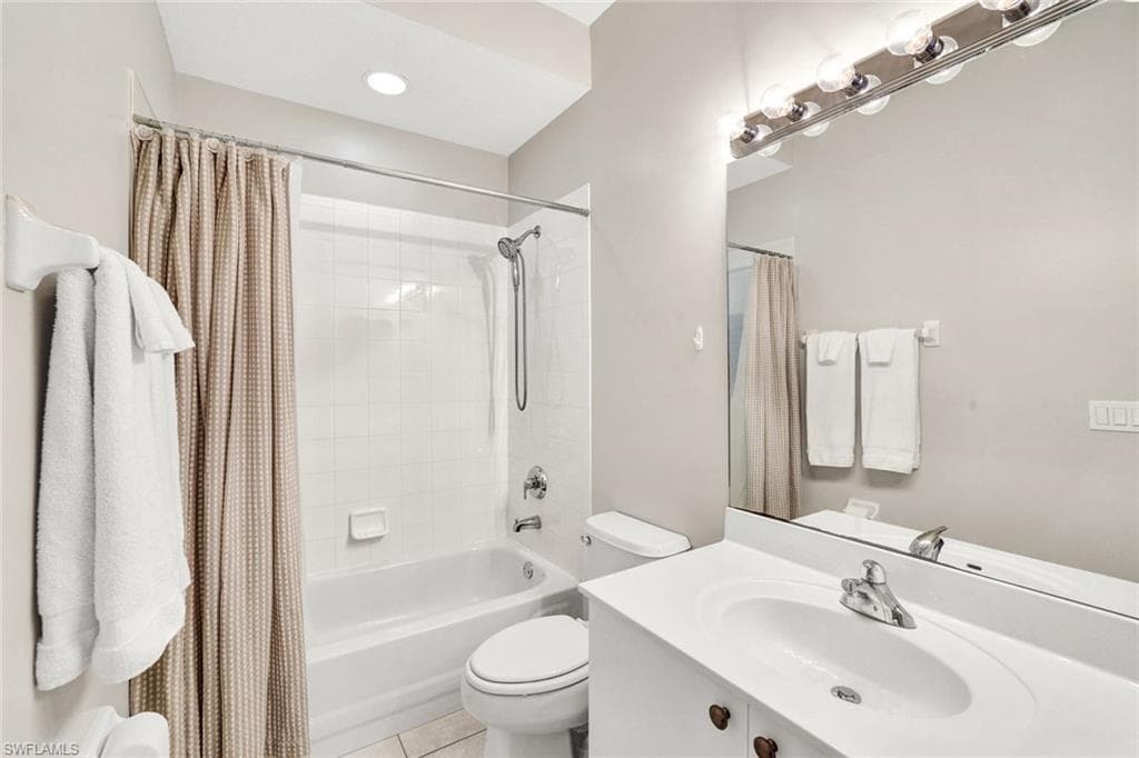 8330 Whisper Trace Way 204, Naples, FL 34114-12