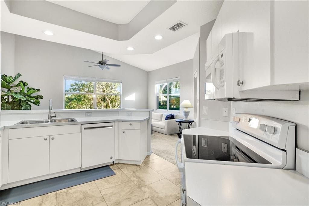 8330 Whisper Trace Way 204, Naples, FL 34114-5