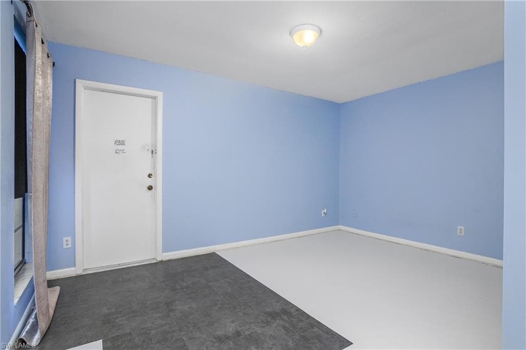 191 Round Key Cir D2, Naples, FL 34112-19