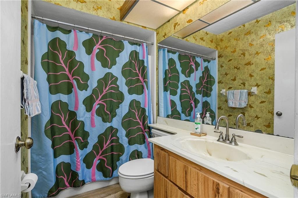 191 Round Key Cir D2, Naples, FL 34112-21