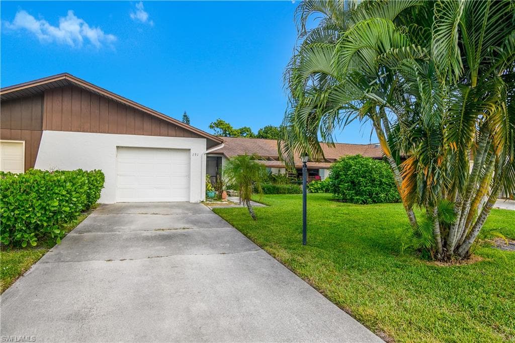 191 Round Key Cir D2, Naples, FL 34112-1