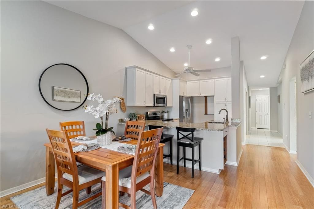 834 Gulf Pavilion Dr 201, Naples, FL 34108-12